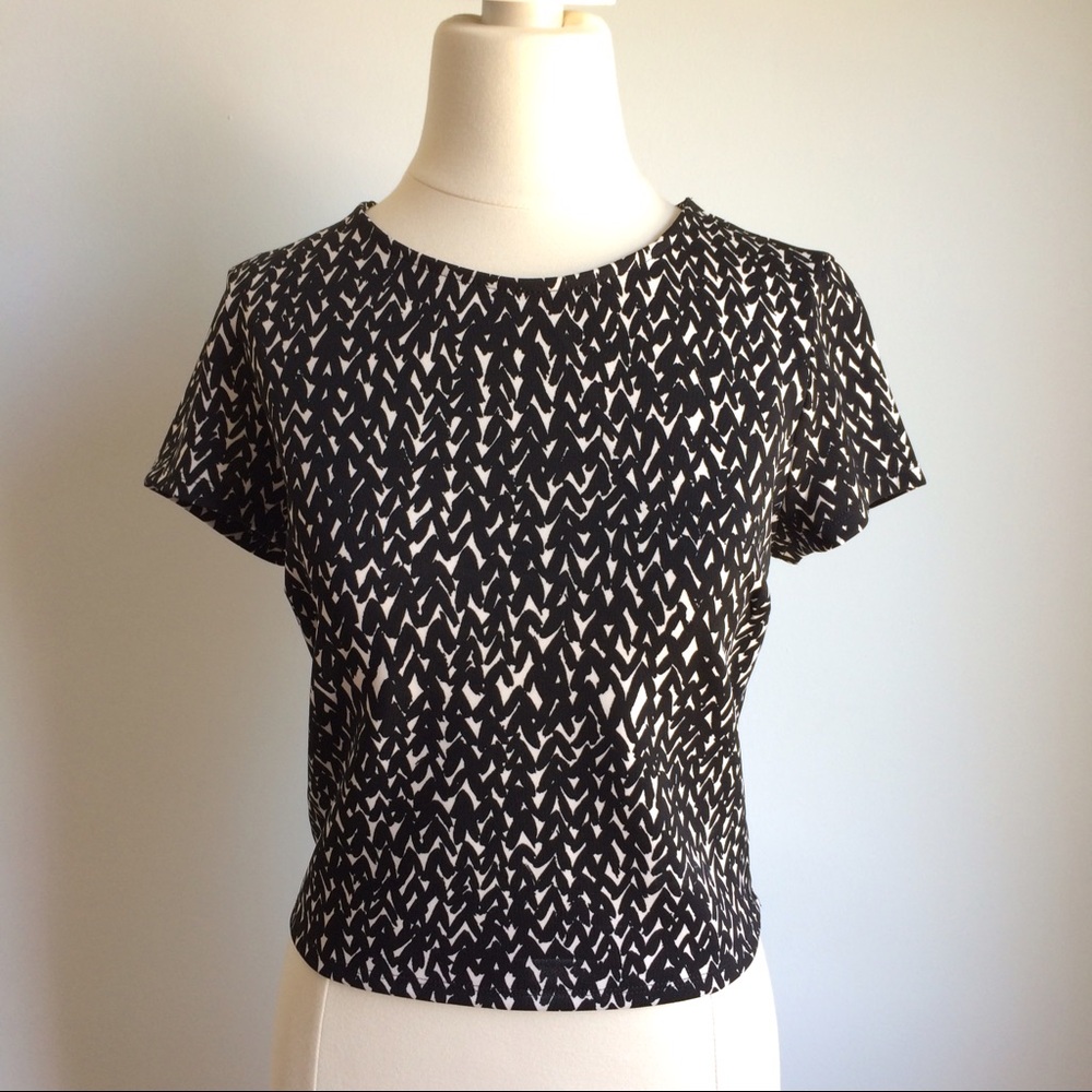 Express Black & White Graphic Crop Top